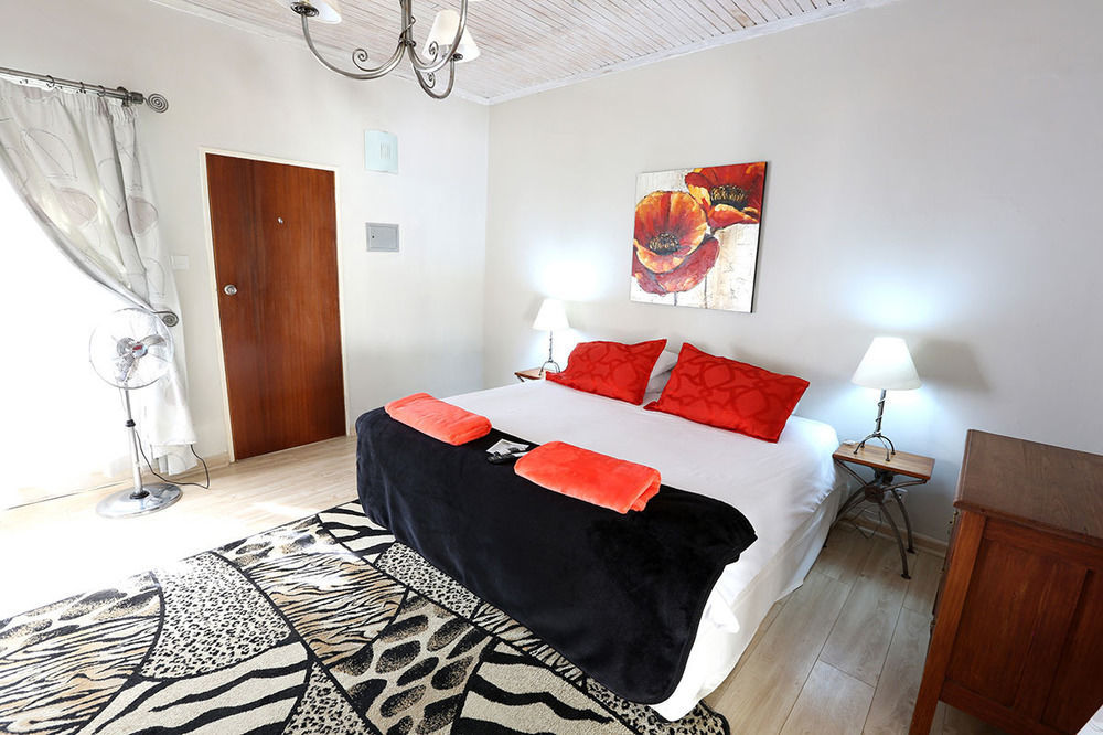 Malcolm Lodge Harare Luaran gambar